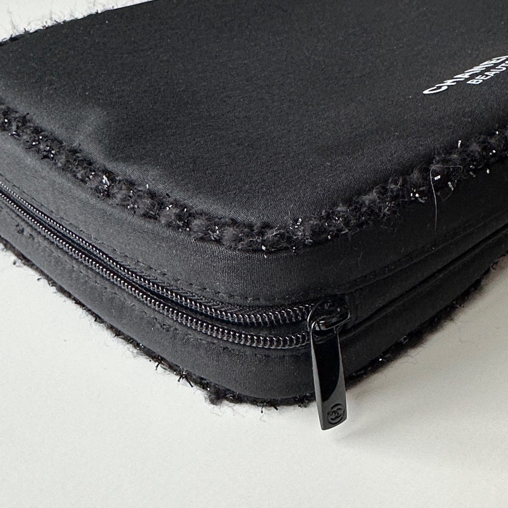 CHANEL Black Case for Makeup Brushes - Picture 2 of 11